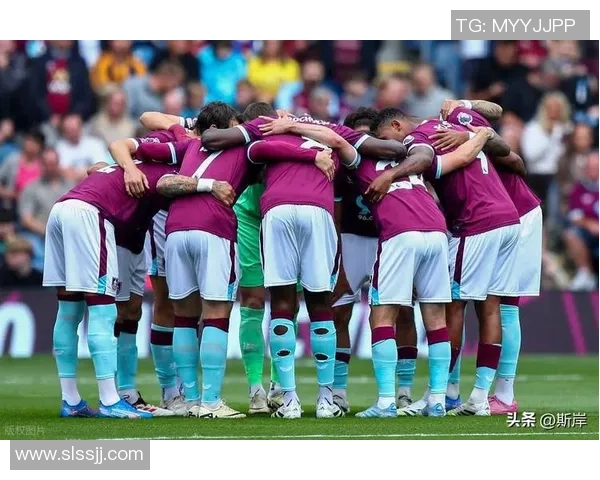 曼联与曼城对决分析谁在历史交锋中占据优势